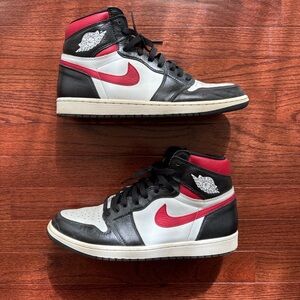 Air Jordan 1 Retro High OG Gym Red